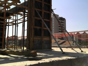 Foto - Aprumador de Coluna