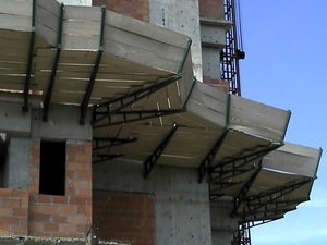 Foto - Bandeja de Segurança em Obras