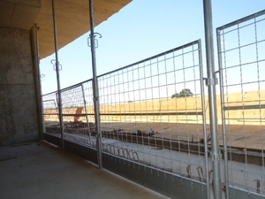 Foto - Equipamento de Prote&ccedil;&atilde;o para Obras