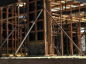 Foto - Escora Aprumadora de Coluna