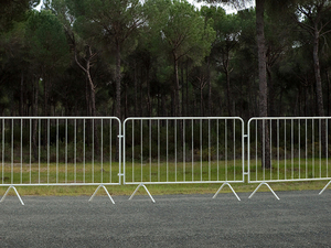 Foto - Grades de Contenção de Público para Organizar Eventos e Festas com Segurança