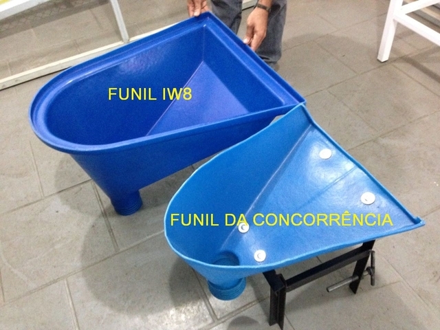 Dutos e Funis Plásticos para Condução de Argamassa
