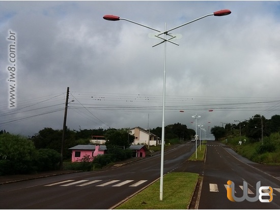 Poste de Metal Galvanizado